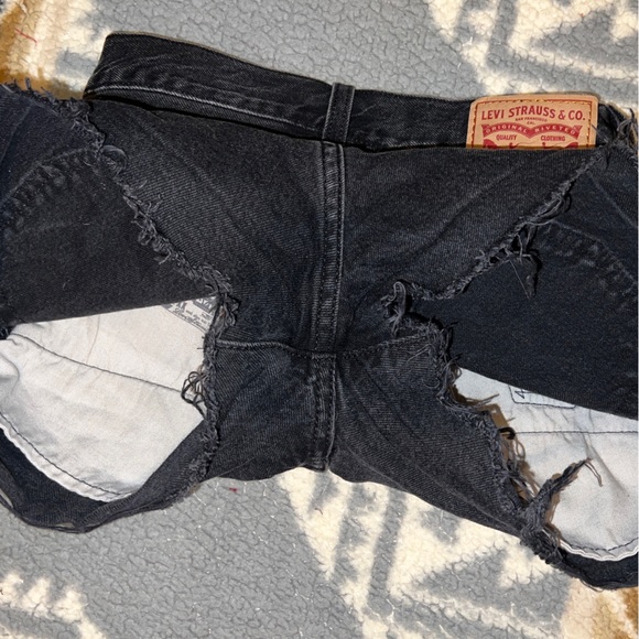 Levi Denim Shorts - Picture 3 of 6